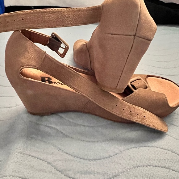 Browns wedge shoes only used once - Picture 3 of 4